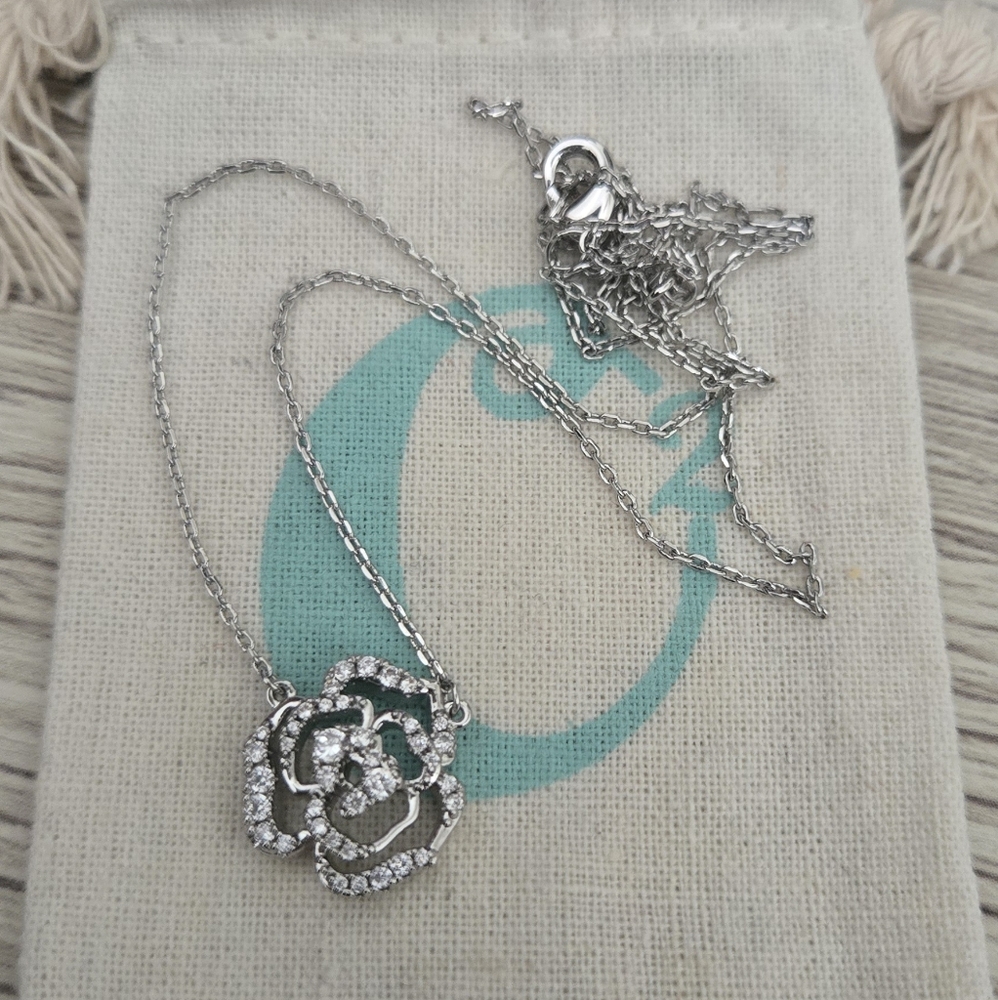 🦉Sparkle Rose Necklace